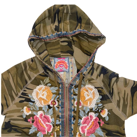 NEW Johnny Was Camo Embroidered Full ZIP Hoodie - Picture 3 of 5